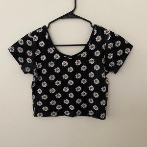 Crop top with Daisies